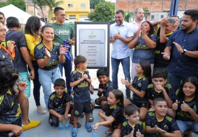 Governador Wilson Lima acompanha 18ª edição do programa Governo Presente, no bairro Educandos