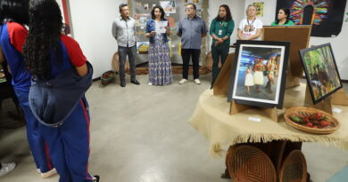 Prefeitura de Manaus inicia exposição ‘Universos Culturais Indígenas Amazônicos’ para alunos da rede municipal