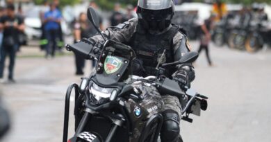 Governador Wilson Lima entrega 100 motocicletas para reforçar policiamento tático da Rocam