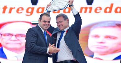 Presidente Roberto Cidade comanda Sessão Solene que outorgou honrarias a ministros do STF, STJ e jurista internacional