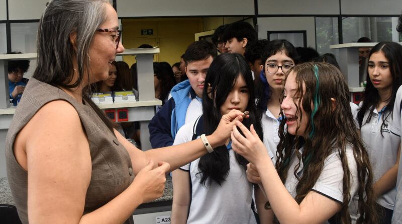 Estudantes conhecem pesquisas e produtos da biodiversidade amazônica no Programa ZFPA