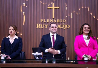 Roberto Cidade lidera Sessão Especial da Aleam que homenageia 33 mulheres com Diploma Mulher Cidadã Amazonense