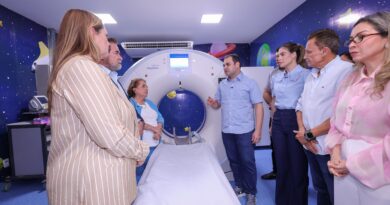Ampliando o atendimento infantil, governador interino Roberto Cidade inaugura tomógrafo no HPSC da Zona Oeste