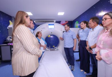 Ampliando o atendimento infantil, governador interino Roberto Cidade inaugura tomógrafo no HPSC da Zona Oeste