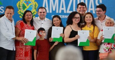 Governador Roberto Cidade entrega 800 títulos definitivos na zona norte e fortalece a política de regularização fundiária no Amazonas