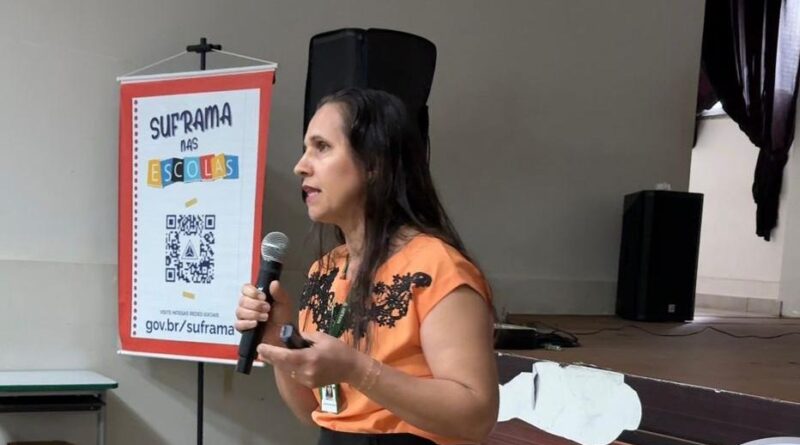 Suframa nas Escolas leva informações sobre a Zona Franca para escola premiada em olimpíada financeira
