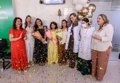 Presidente de Honra do Fundo de Promoção Social e Erradicação da Pobreza (FPS), Thaisa Cidade entrega kits e certificados de defesa pessoal para mulheres no Dia Internacional da Dignidade Menstrual