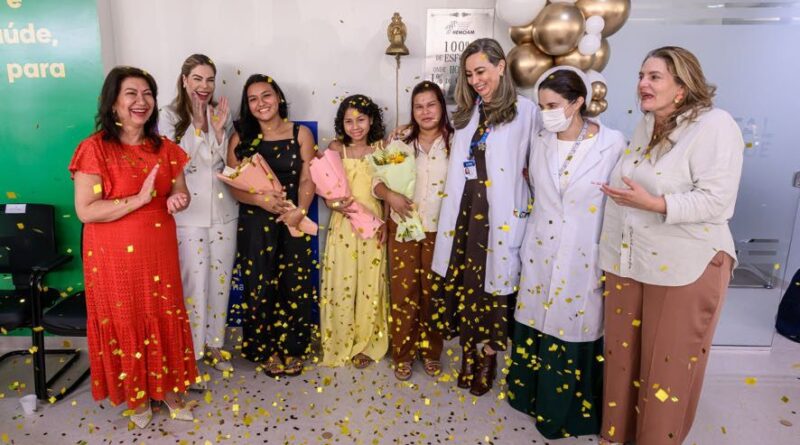 Presidente de Honra do Fundo de Promoção Social e Erradicação da Pobreza (FPS), Thaisa Cidade entrega kits e certificados de defesa pessoal para mulheres no Dia Internacional da Dignidade Menstrual