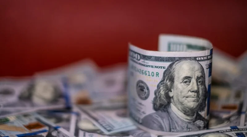 Dólar sobe e Bolsa cai com oscilação do preço do petróleo e juros nos EUA