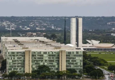 Orçamento de 2027 prevê R$ 2,5 bilhões para contratação de novos servidores