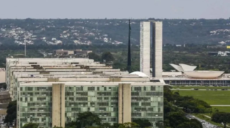 Orçamento de 2027 prevê R$ 2,5 bilhões para contratação de novos servidores