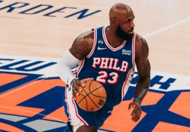 Em estreia de LeBron James, 76ers batem campeões Knicks em 1° jogo da NBA